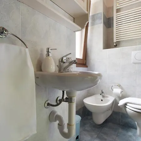 Appartamentino Su 2 Livelli * Dosso del Liro