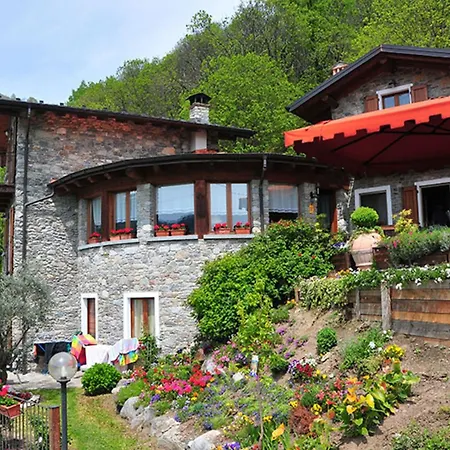 Appartamentino Su 2 Livelli Dosso del Liro