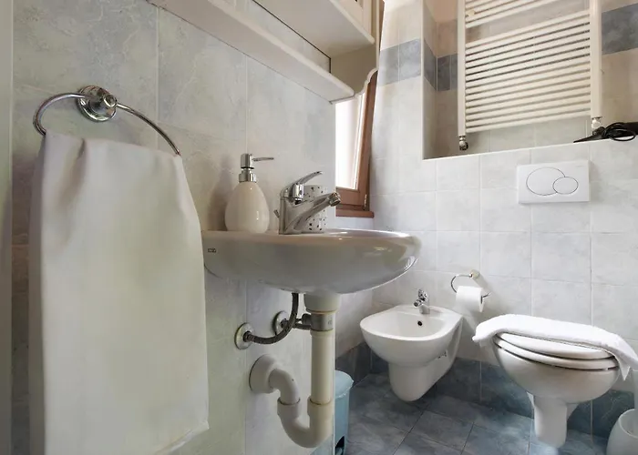 Appartamentino Su 2 Livelli * Dosso del Liro